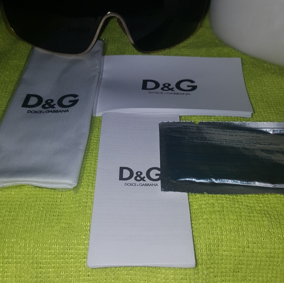 Dolce & Gabbana sunglasses - Picture 4 of 11